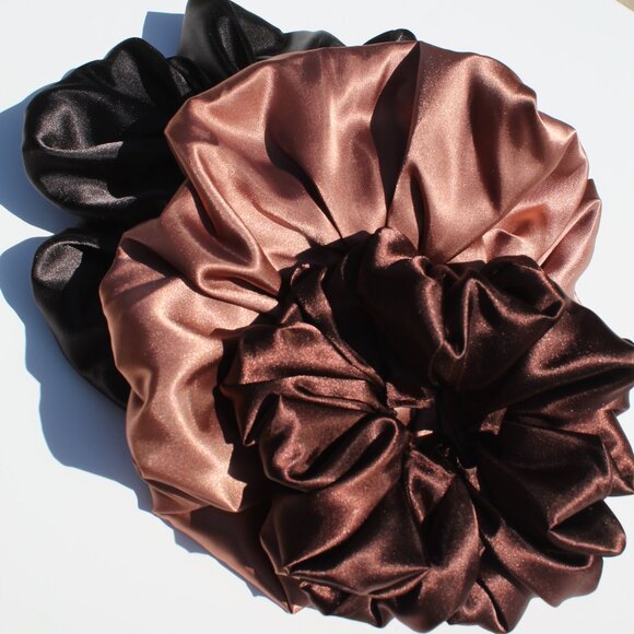 Oversized Natural multi color satin scrunchy set
